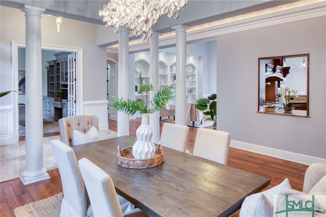 12 Lancaster Boulevard