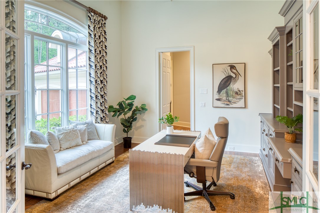 12 Lancaster Boulevard