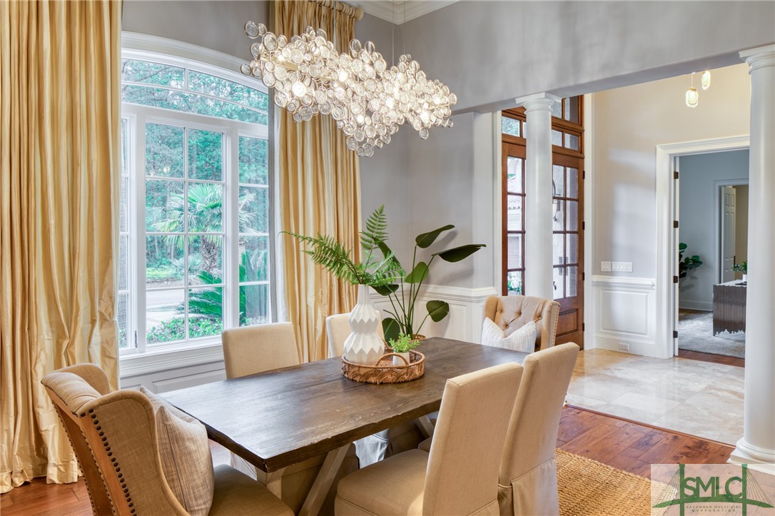 12 Lancaster Boulevard