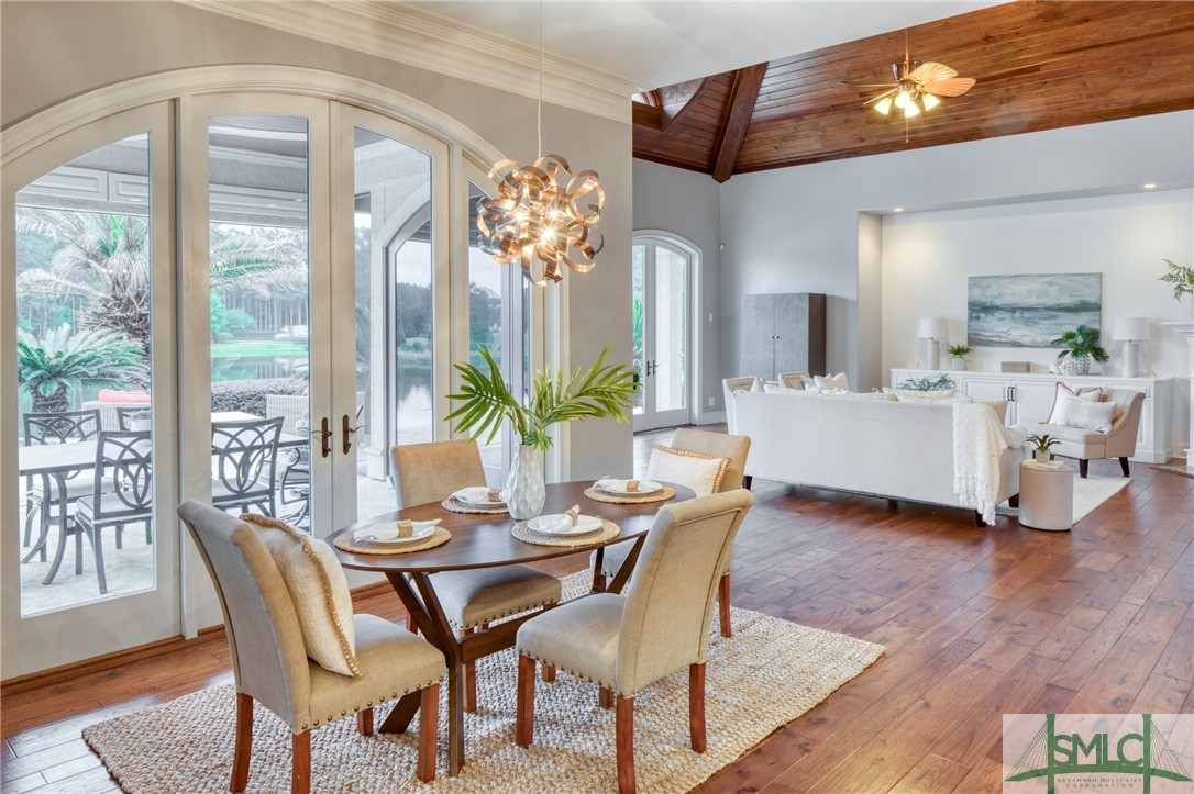 12 Lancaster Boulevard