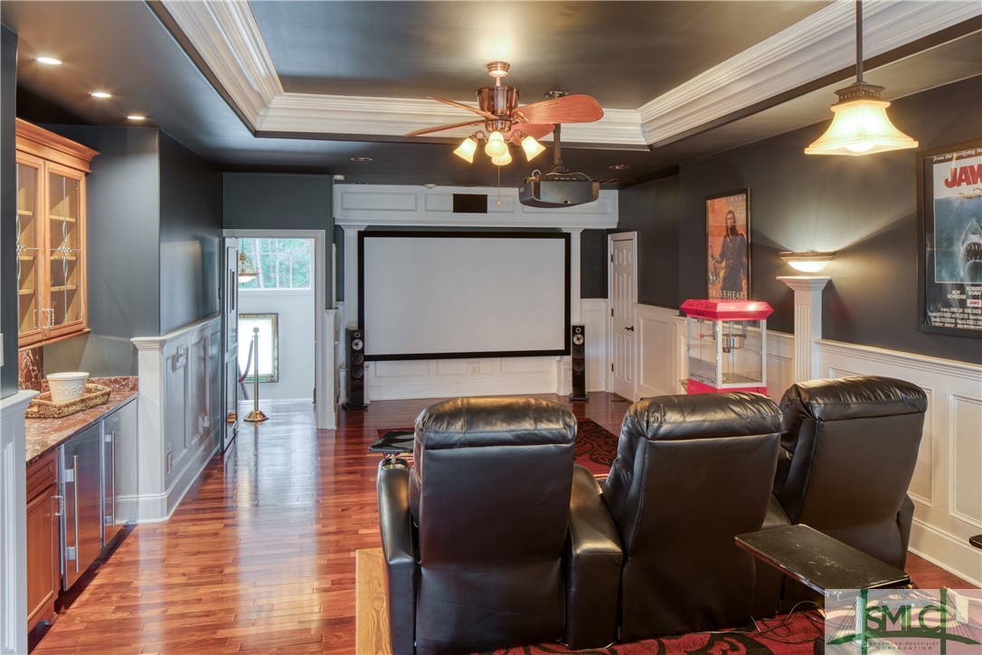 12 Lancaster Boulevard