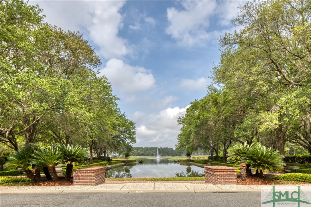 12 Lancaster Boulevard