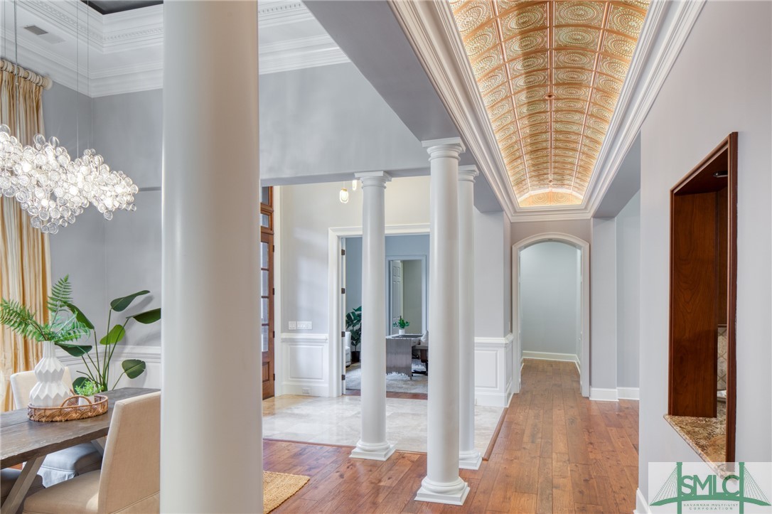 12 Lancaster Boulevard