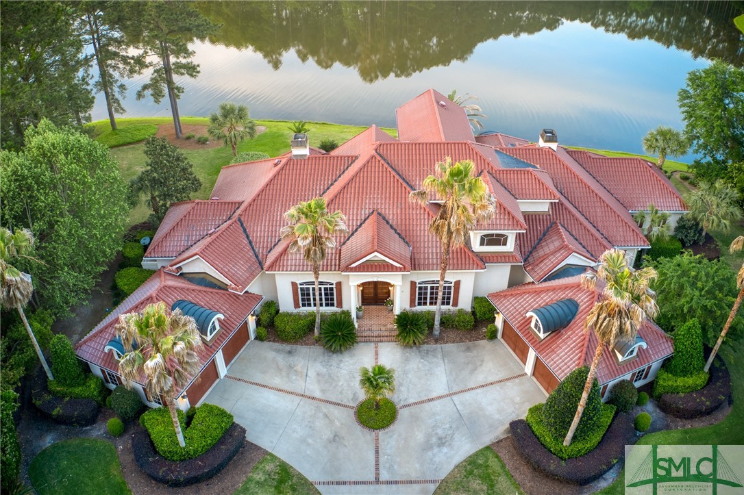 12 Lancaster Boulevard