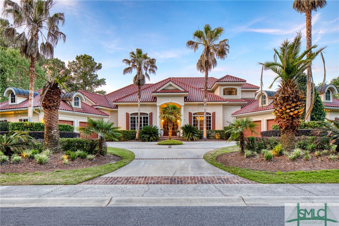 12 Lancaster Boulevard
