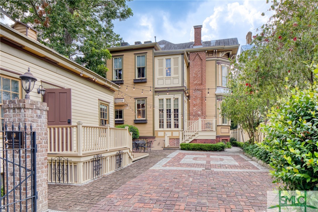 611 Whitaker Street