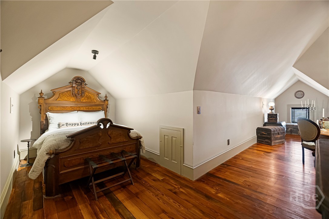 102 E 38th Street