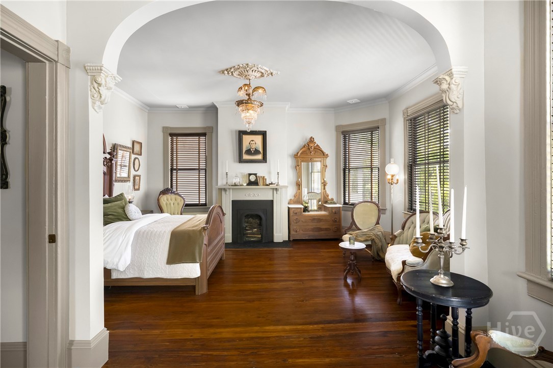 102 E 38th Street