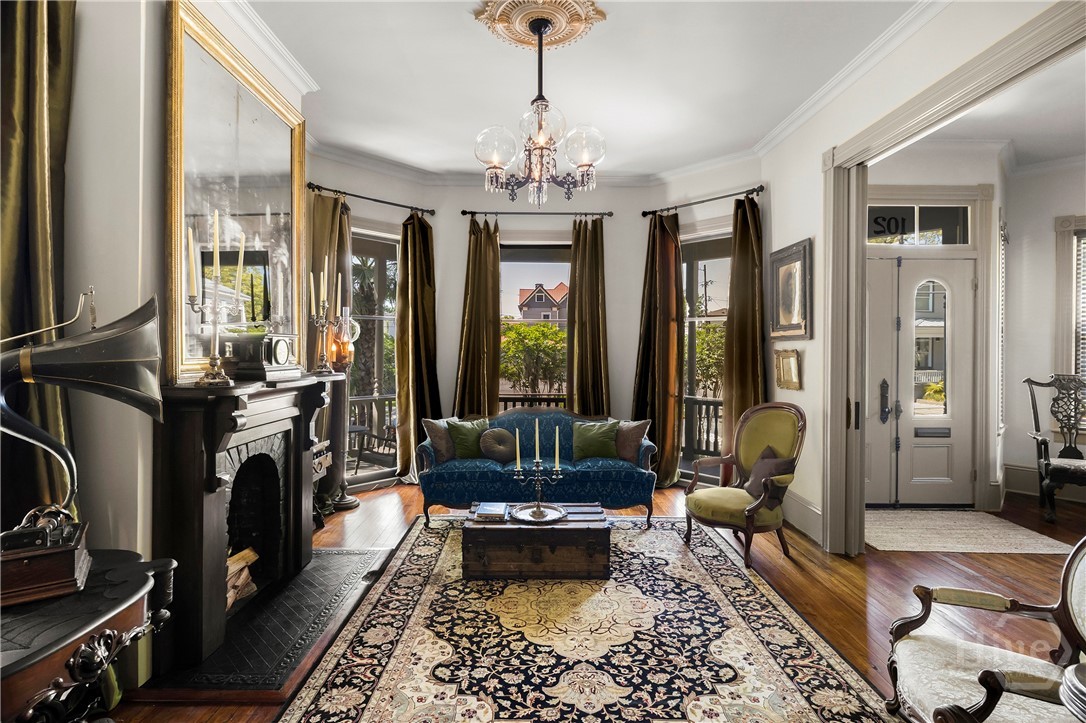 102 E 38th Street