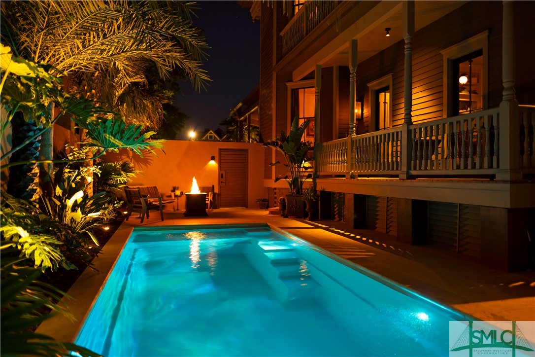 102 E 38th Street