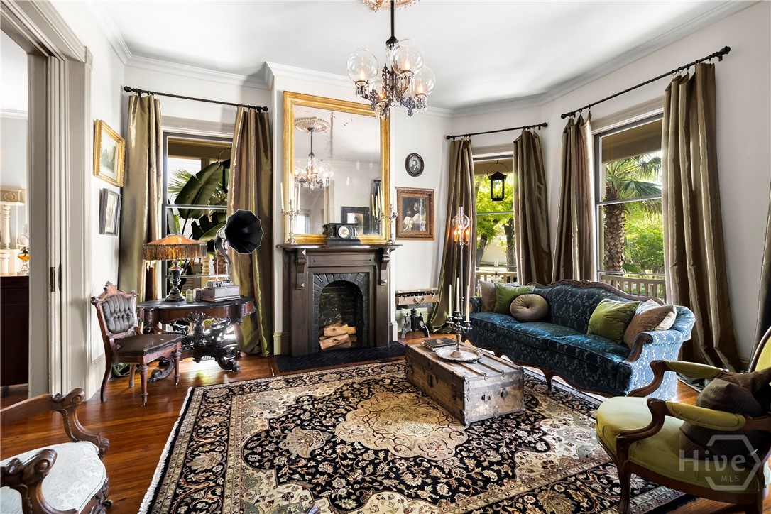 102 E 38th Street
