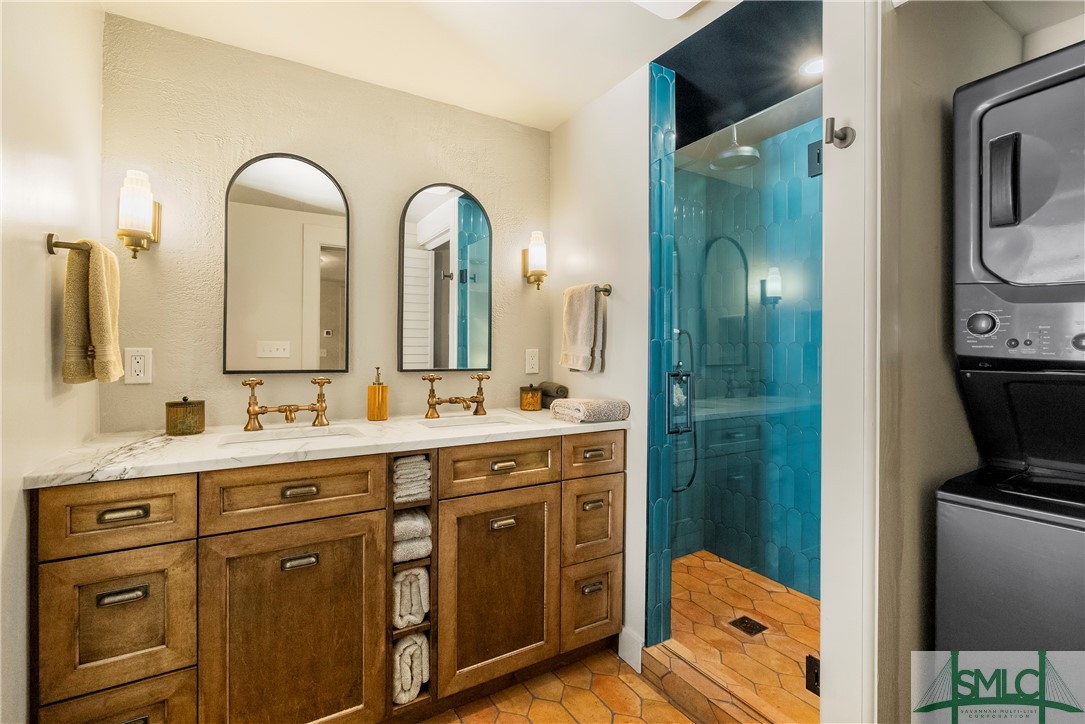 102 E 38th Street
