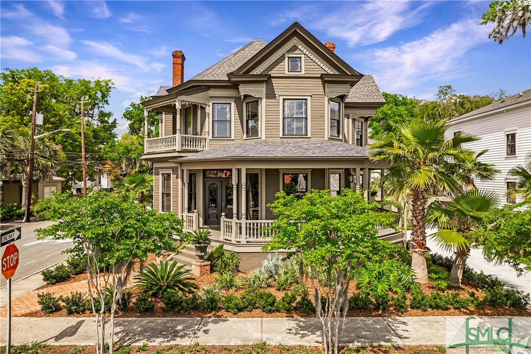 102 E 38th Street