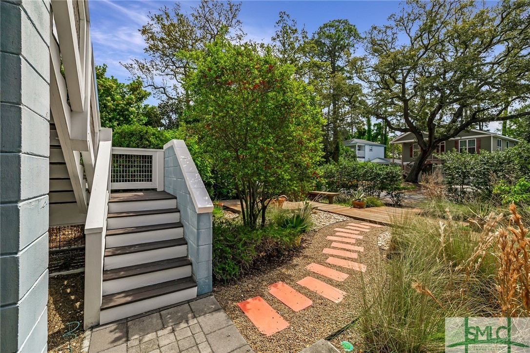 1111 Laurel Avenue