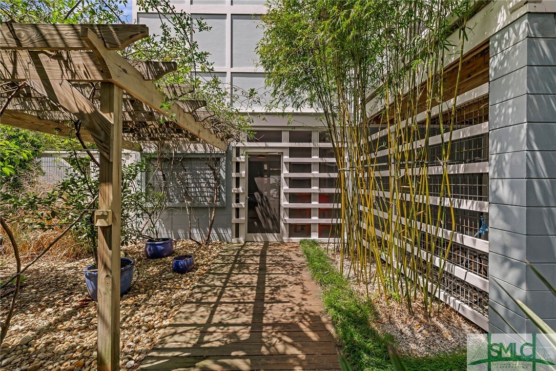 1111 Laurel Avenue