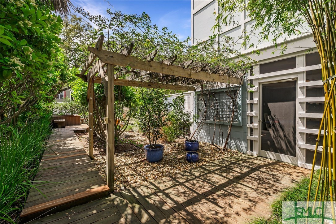1111 Laurel Avenue