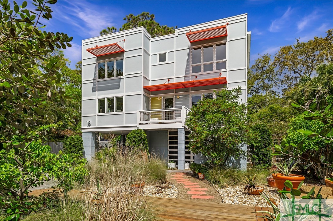 1111 Laurel Avenue