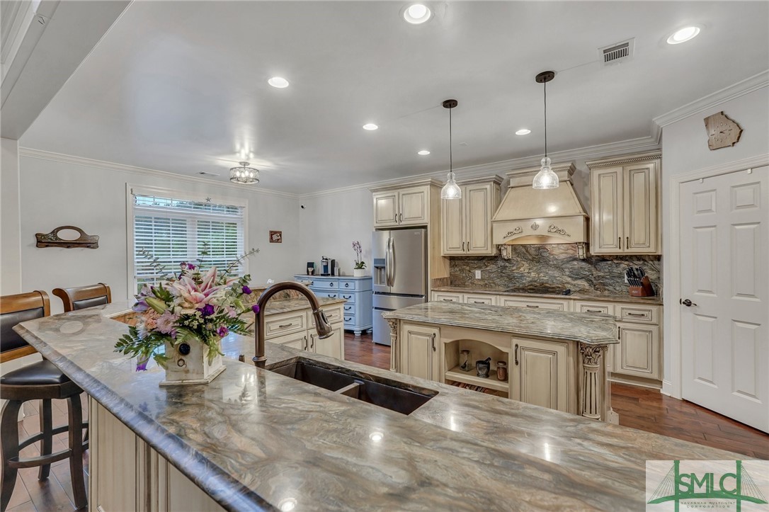 1664 Saint Catherine Circle