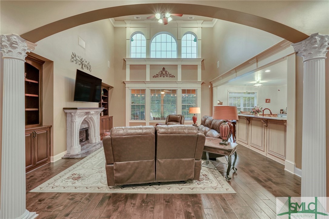 1664 Saint Catherine Circle