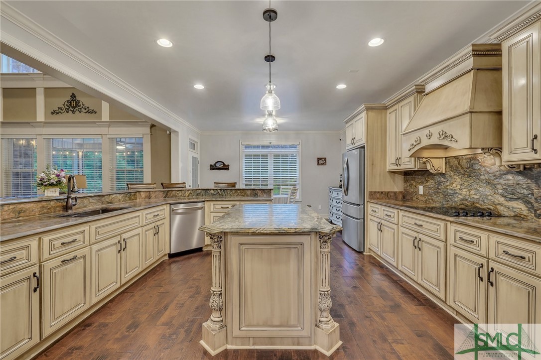 1664 Saint Catherine Circle
