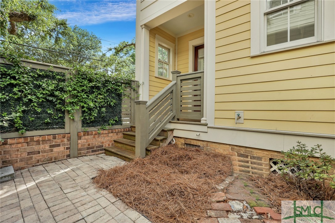 214 W Gwinnett Street