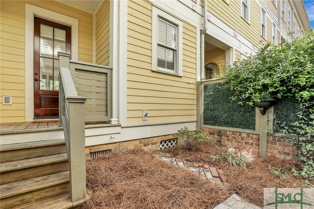 214 W Gwinnett Street