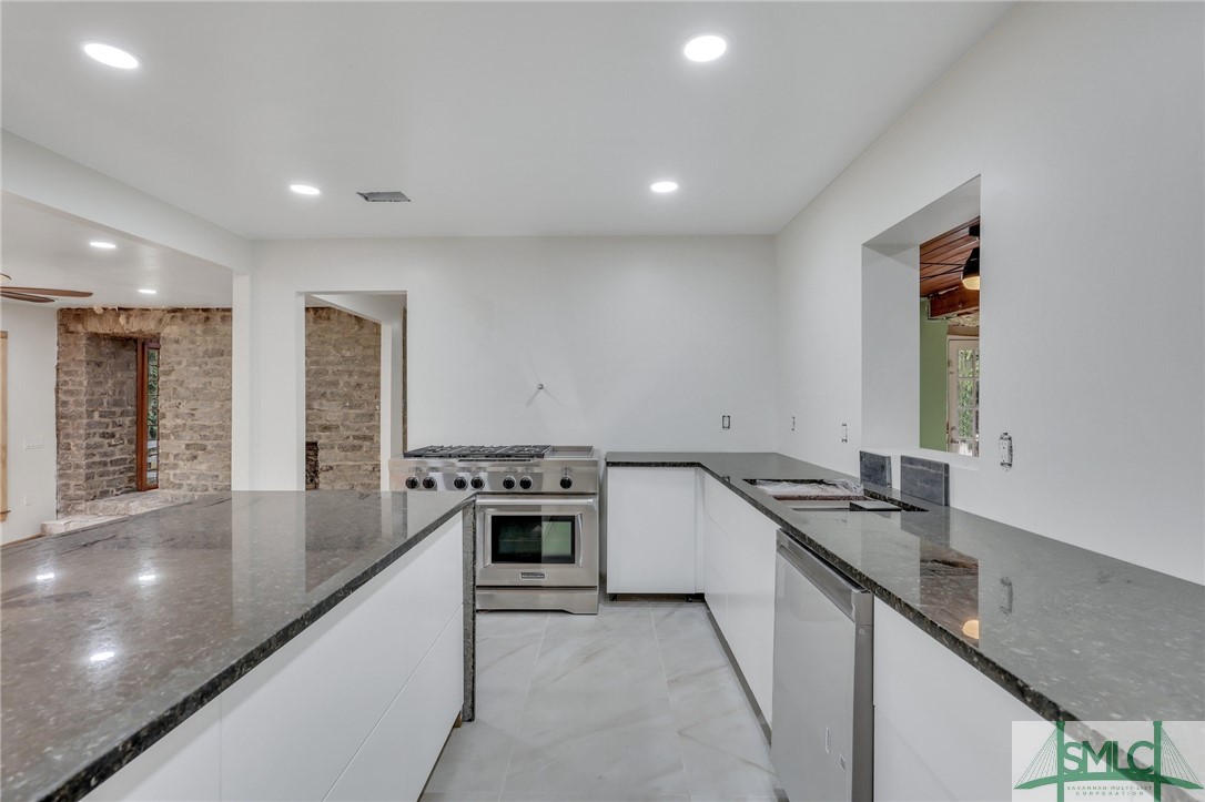 4901 La Roche Avenue