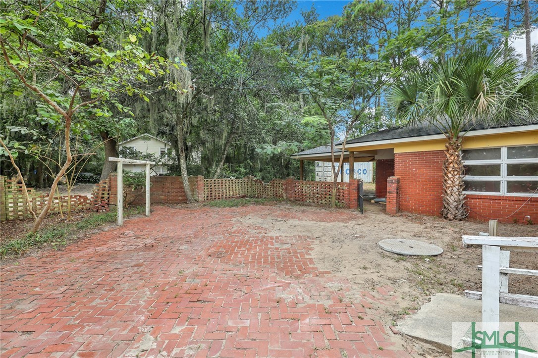 4901 La Roche Avenue