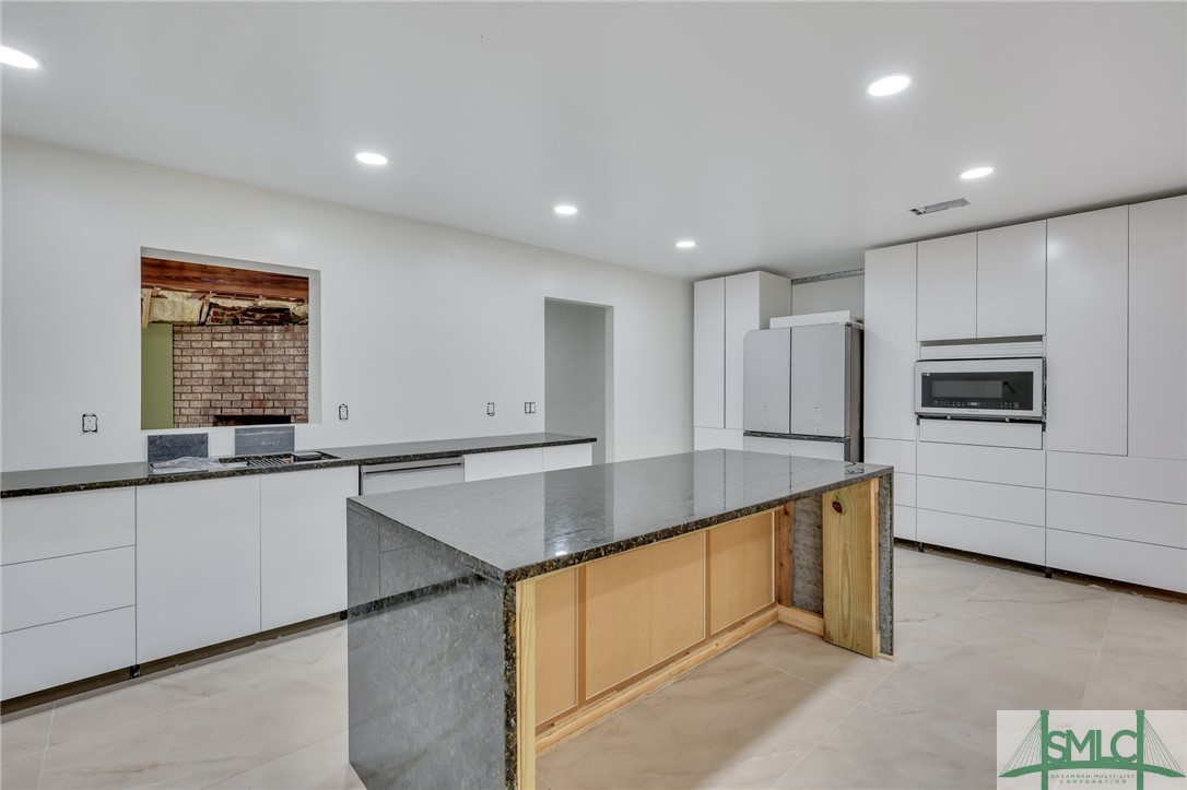 4901 La Roche Avenue