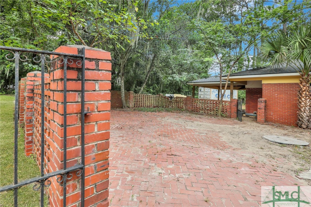 4901 La Roche Avenue