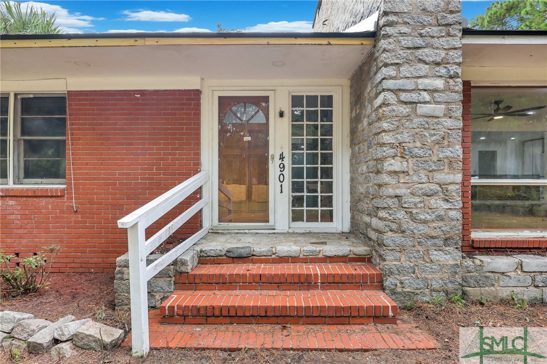 4901 La Roche Avenue