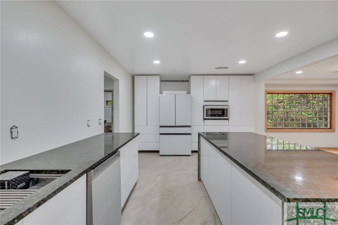 4901 La Roche Avenue