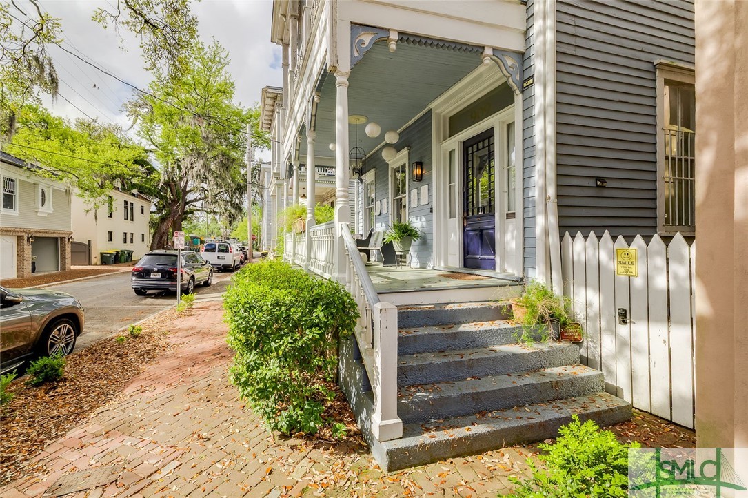 909 Howard Street