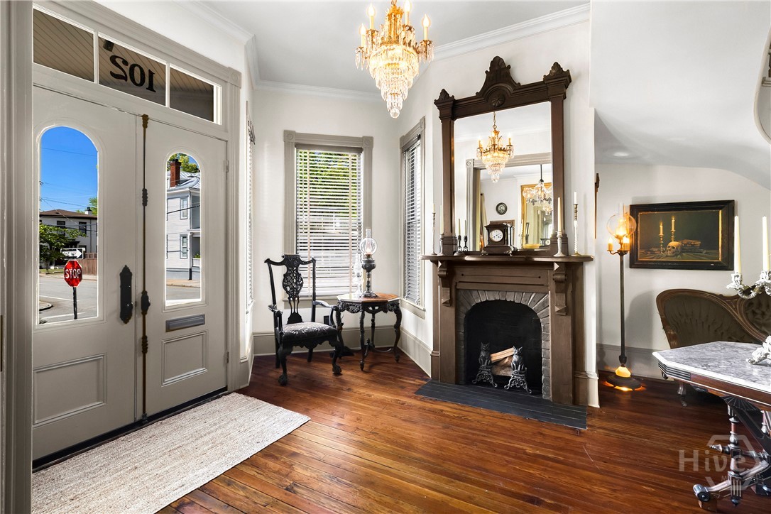 102 E 38th Street