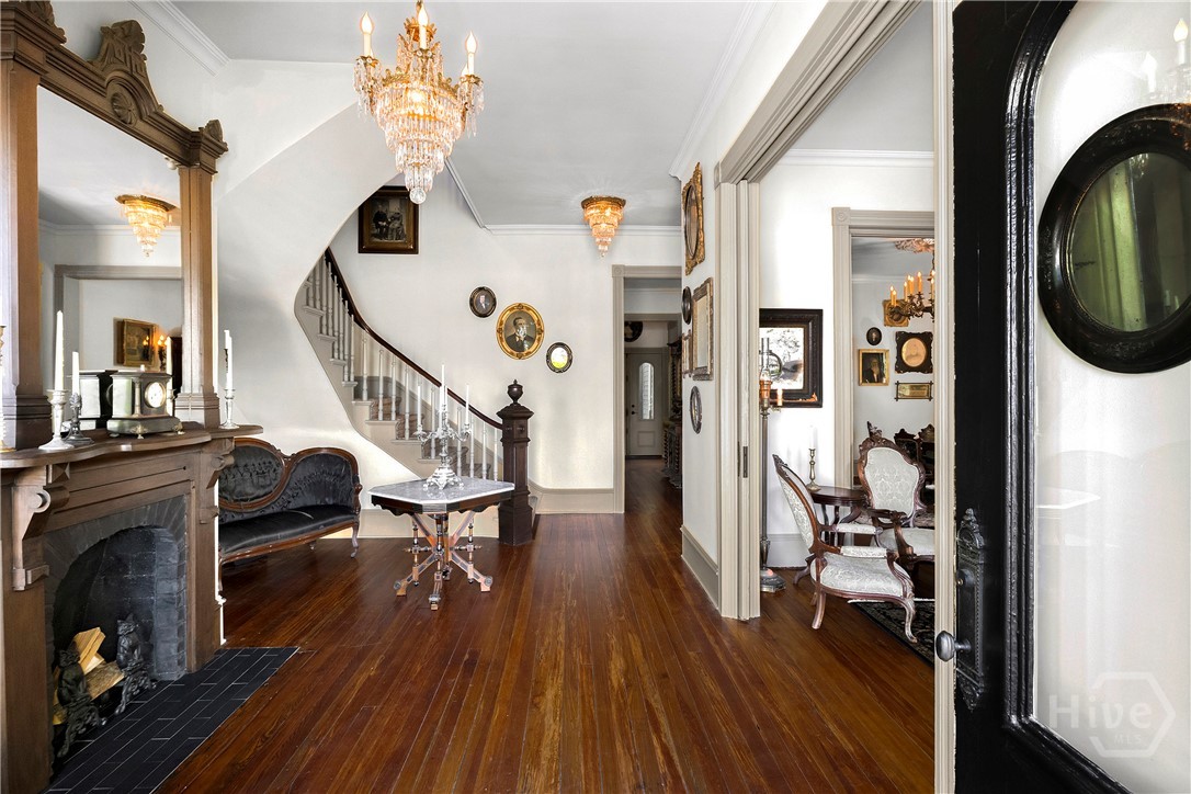 102 E 38th Street