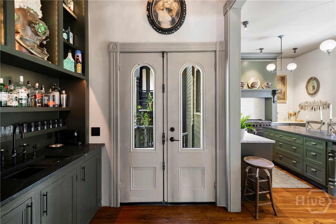 102 E 38th Street
