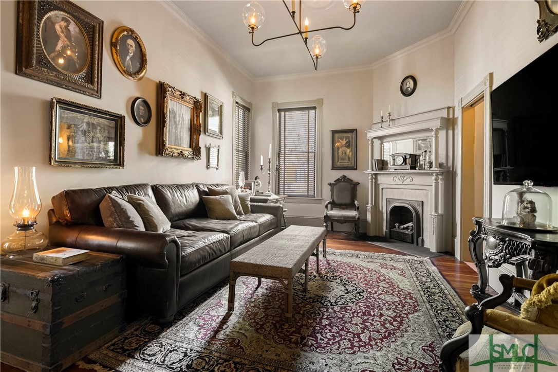 102 E 38th Street