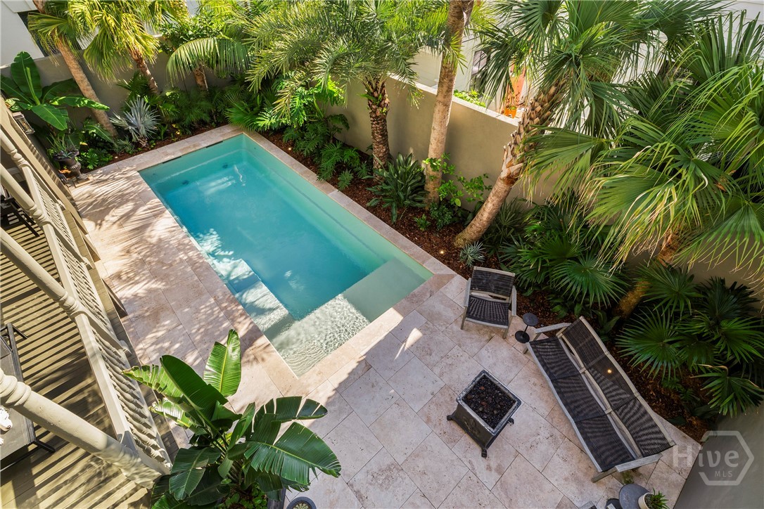 102 E 38th Street