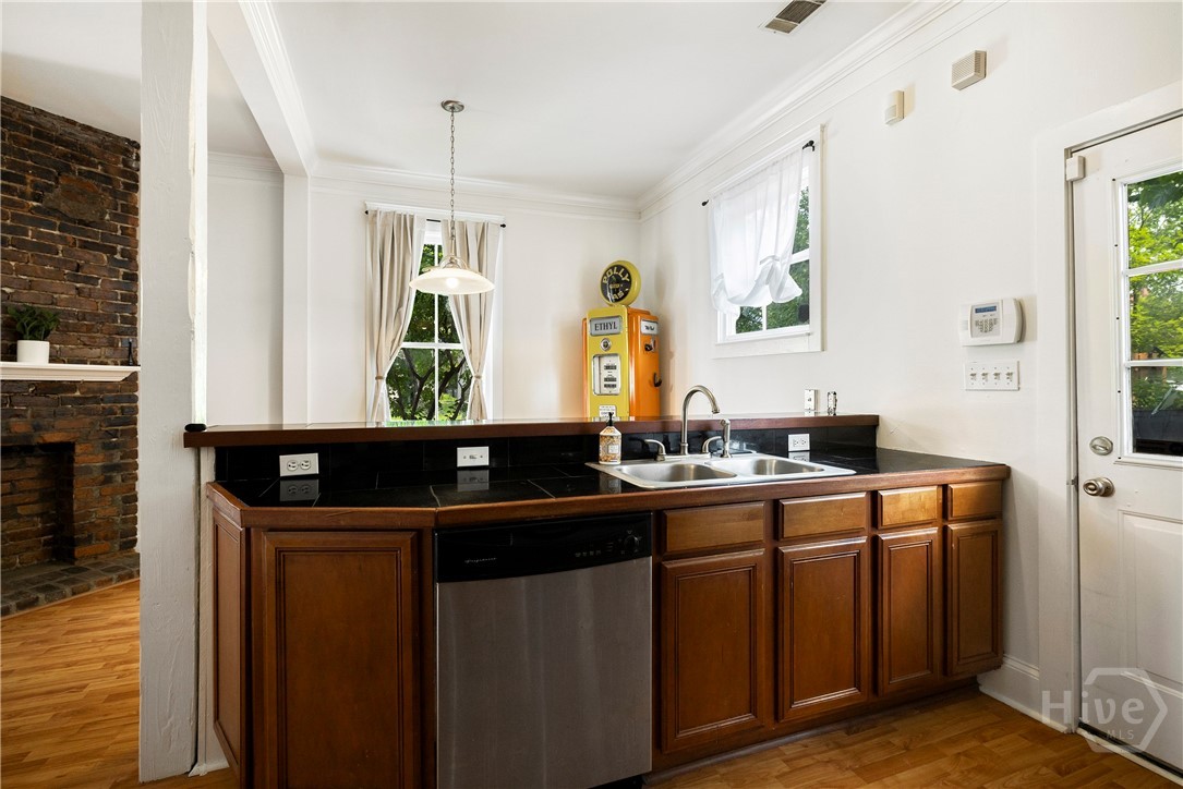 1402 Jefferson Street