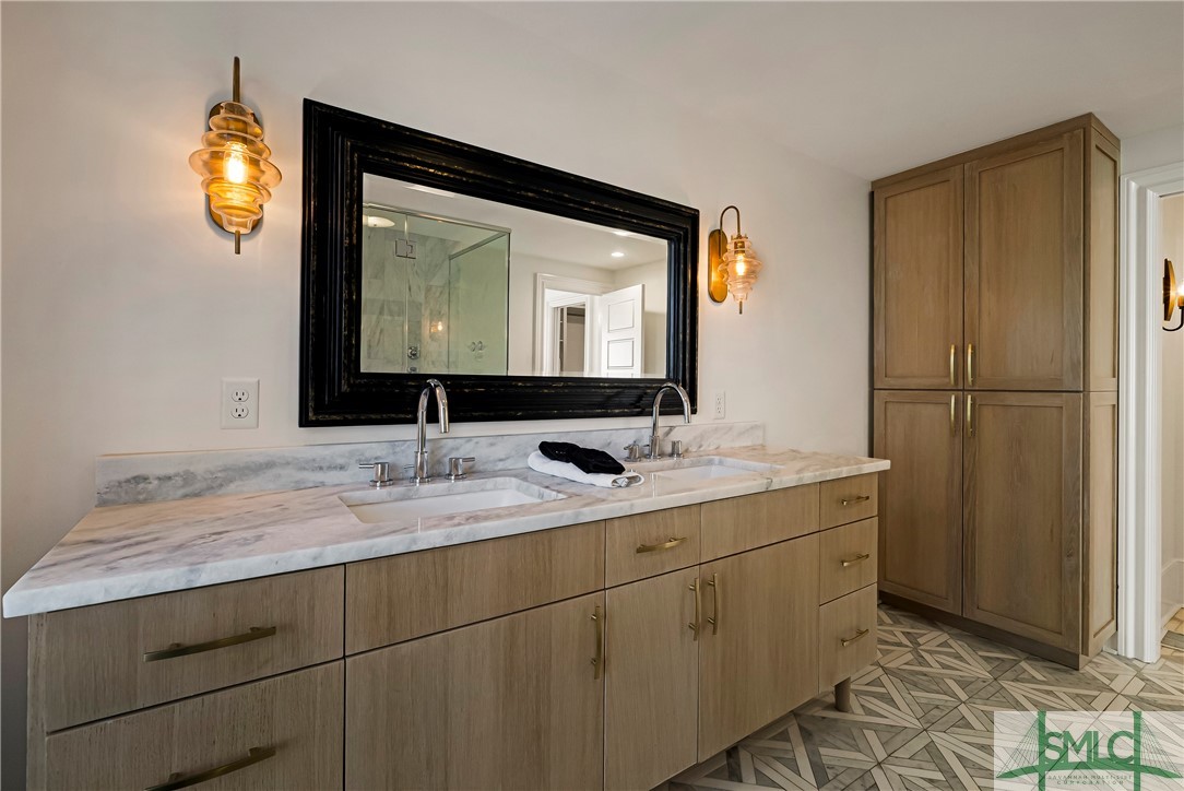 52-56 E Broad Street