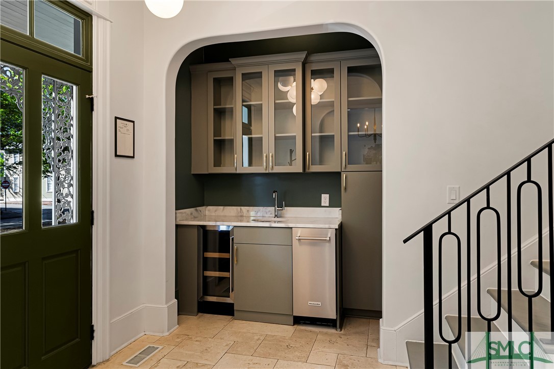 52-56 E Broad Street