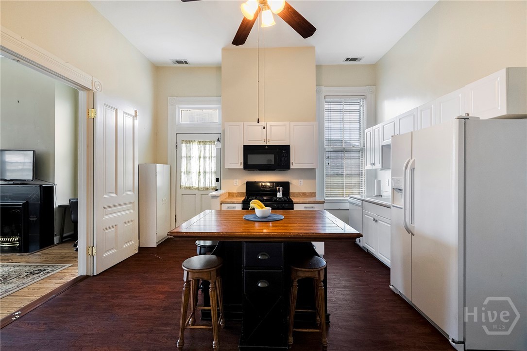 123 W Gwinnett Street