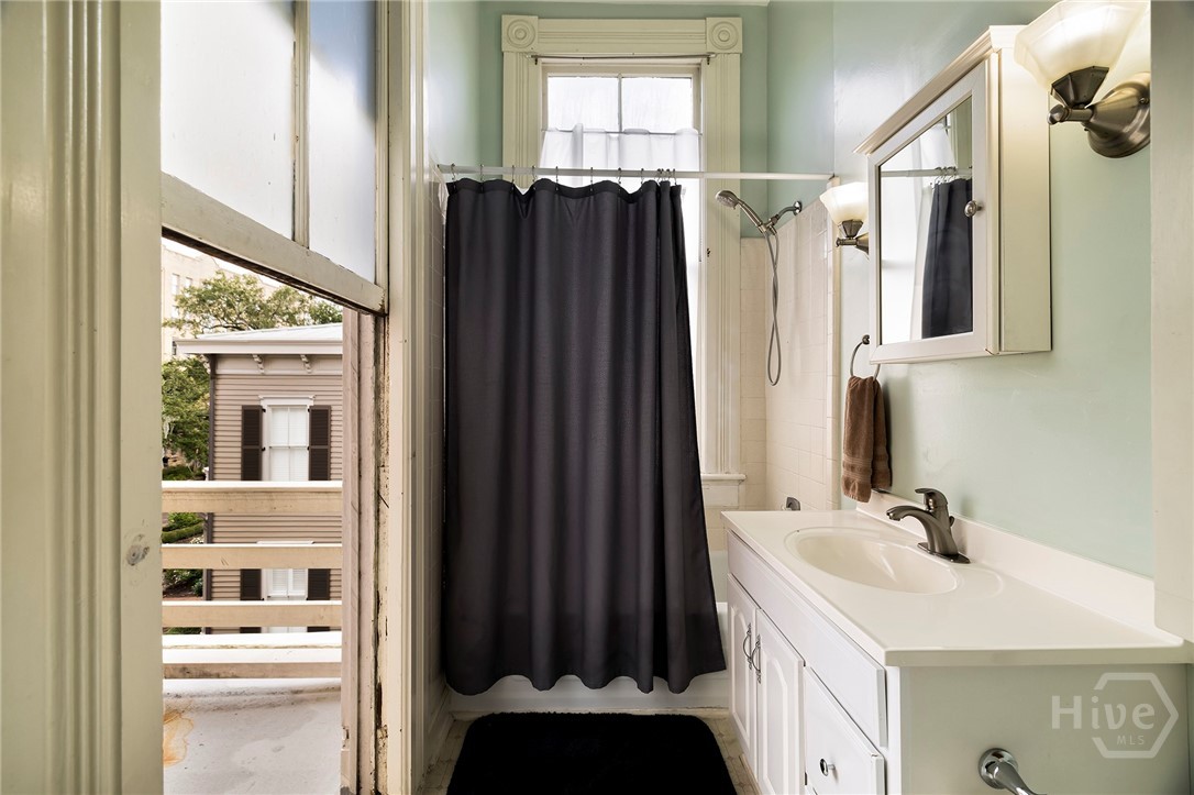 123 W Gwinnett Street