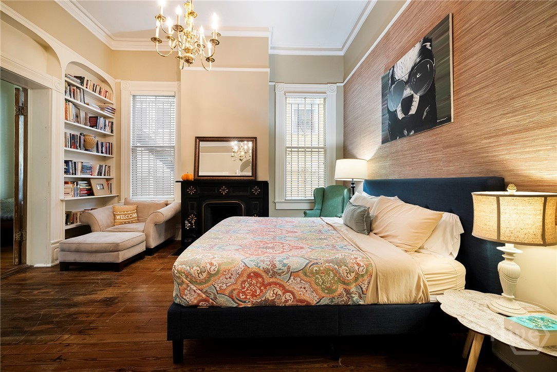 123 W Gwinnett Street