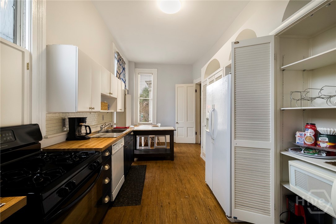 123 W Gwinnett Street