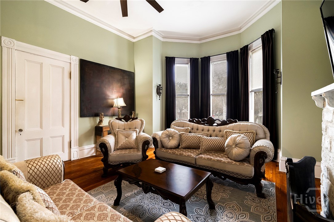 123 W Gwinnett Street