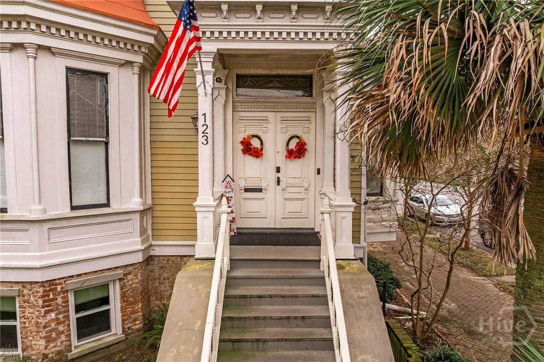 123 W Gwinnett Street