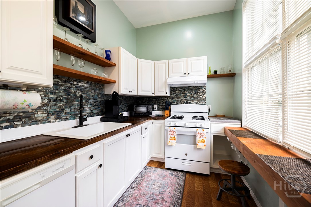 123 W Gwinnett Street