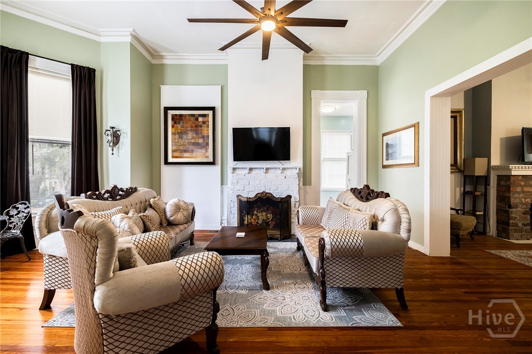 123 W Gwinnett Street