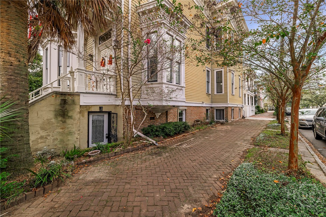 123 W Gwinnett Street